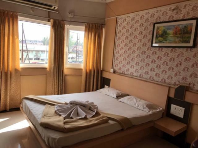 Bharati Lodge Хубли Екстериор снимка